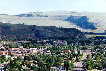 town.jpg (18664 bytes)